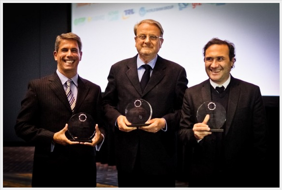 Laudemar Aguiar, Mayor Marcio Lacercda, and Ciro Biderman accepted the Awards Belo Horizonte, Rio de Janeiro and São Paulo win 2015 Sustainable Transport Award