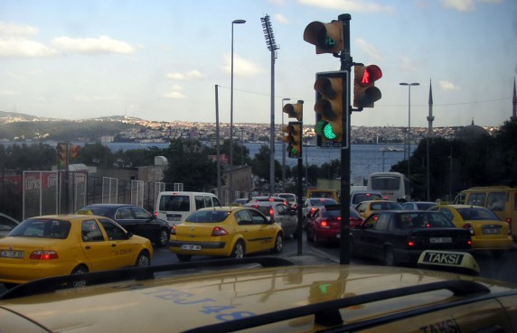 istanbul_congested_city-572x369