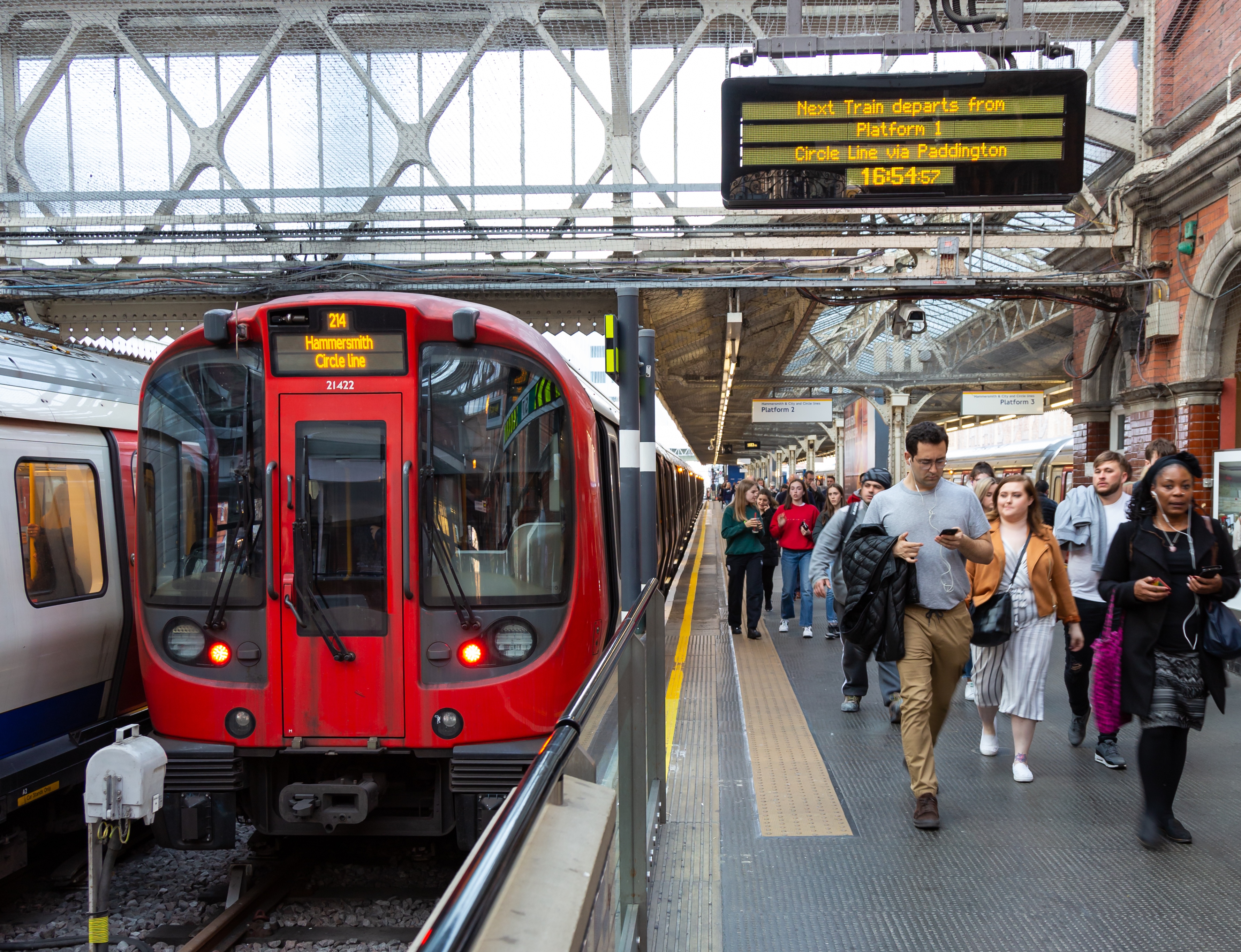 Wi-Fi data to reduce overcrowding on London’s Tube