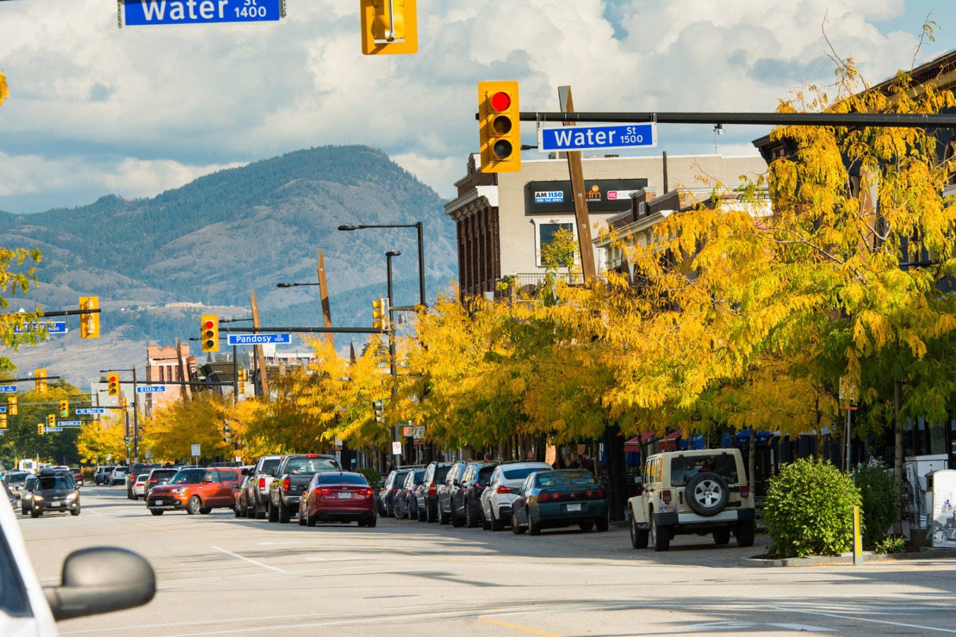 Kelowna-transportation-downtown-Hintringer-1350x900