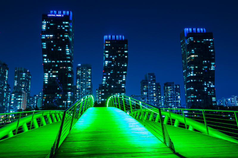 From smart toilets to future finance: Stanford sets up Songdo cities lab
